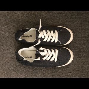 Little girls tennis shoes